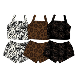 Set di Abbigliamento Personalizzato per Bambine con Motivo Hawaiano, Top Senza Maniche e Pantaloncini in Tessuto Seta di Latte, 2 Pezzi - Product Image 1