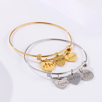Bracelet extensible en fil plaqué or 18 carats avec breloque cœur pour maman, en acier inoxydable, étanche et hypoallergénique