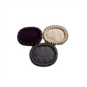 Camas para Perros KBM Modelo BED, Ecológicas, Cómodas, con Estampado Moderno, Diseño Cuadrado Pequeño, Hechas en Vietnam, 100% Algodón, Venta al Por Mayor - Product Image 1