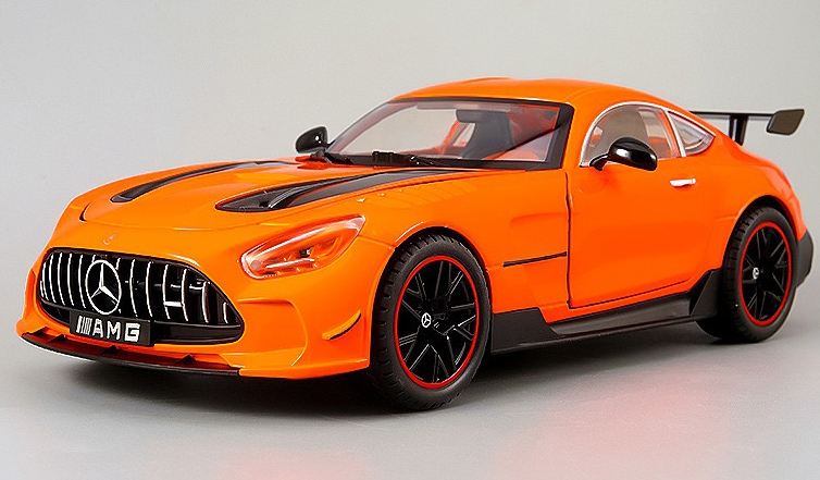 Orange 1:18 AMG GT