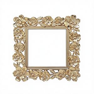 Cadre photo en alliage de zinc moulé sous pression, plaqué or, motif floral carré, 3,5" x 3,5" - Product Image 1