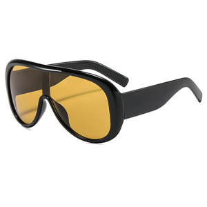 Gafas de Sol de Moda con Marco Grande, Estilo Retro, Protección UV, para Hombres y Mujeres - Product Image 1