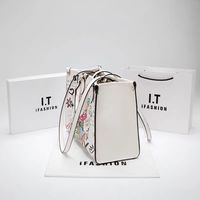 Nouveau Sac Fourre-tout Décontracté en PU 2025 pour Femme, Motif Ours de Dessin Animé, Couleurs Distinctives, Graffiti, Fermeture Éclair et Ouverte