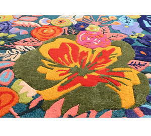 Tapis floral en laine fait à la main peluche douce multicolore vibrante avec des fleurs de jardin sarcelle épaisses durables sur un ensemble de fond irrégulier - Product Image 4