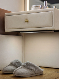 Cama Otomana Tapizada de Chenilla Relajante Modelo Oyster <span class=keywords><strong>Mia</strong></span> con Mesitas de Noche y Espejos con Luces - Product Image 3