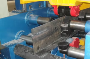 Máquina de ensamblaje automático de vigas H de grado industrial, máquina de soldadura automática de vigas H - Product Image 5