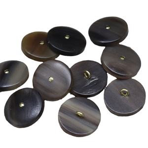 Botón de aguja curva de cuerno de vaca verdadero de un solo agujero redondo gris de 20MM con botón de mezclilla de suéter de traje con <span class=keywords><strong>mango</strong></span> de metal - Product Image 6