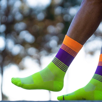 Performance lettres personnalisées chaussettes de course respirant Nylon Trail chaussettes de sport en gros Compression course cyclisme chaussettes femmes