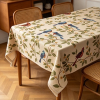Nappe Jacquard Monet en Gros d'Usine, Nappe Rectangulaire Beige à Motifs Floraux et Oiseaux avec Pompons, Personnalisation OEM Disponible