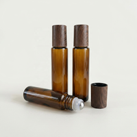Flacons roll-on en verre ambré de 5 ml, 10 ml, 15 ml pour huiles essentielles, avec couvercle en bois de noyer et bouchon PP, rechargeables, avec bille en verre ou en acier pour parfum