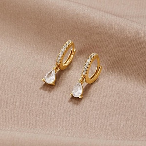 Milskye venta al por mayor joyería de moda 925 plata esterlina 18K oro simple blanco <span class=keywords><strong>cubix</strong></span> circón lágrima forma de gota de agua pendientes de aro - Product Image 5