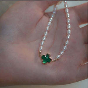 กำไลข้อมือ WENCHI รุ่น Green Leaf Petal สำหรับผู้หญิง คอลเลคชั่นฤดูร้อน ประดับมุกน้ำจืด 5-6 มม. น้ำหนัก 30 กรัม เครื่องประดับสไตล์ Mori ใหม่และเป็นธรรมชาติ - Product Image 3