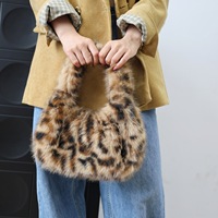 Sac à main tendance en fausse fourrure pour femme, style streetwear, imprimé léopard, doux, à porter à l'épaule, Libi