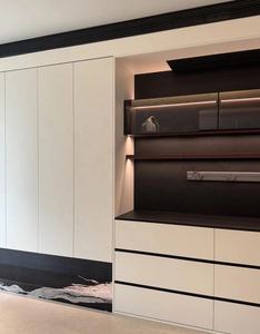 Mueble <span class=keywords><strong>de</strong></span> Almacenamiento Multifuncional Integrado, Incluye Armarios Cerrados, Estantes Abiertos y Espacio para Lavandería - Product Image 2