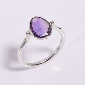 Anillo de plata esterlina 925 hecho a mano personalizado, diseño único de doble cara reversible con tapa, ajuste de bisel de piedras preciosas de amatista natural - Product Image 1
