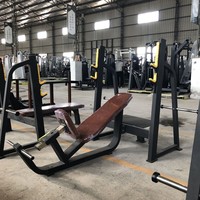 Machine professionnelle de musculation inclinable pour exercices de pectoraux avec barre et plaques de poids