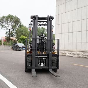 Montacargas Diésel de 3 Toneladas Ofrece 7000 cm de Elevación con Movimiento Lateral de Horquillas Cpcd30 3t Ajuste de Espaciado Caja de Cambios Automática - Product Image 3