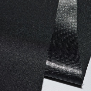 Doux non bruyant imperméable à l'huile 3 couches 100% tissu de veste de costume en polyester extensible mécanique pour vêtements d'extérieur - Product Image 4