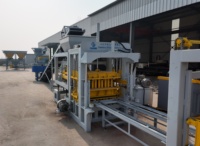 Machine de fabrication de blocs creux QT4-15 à haut rendement, ligne de production de briques automatique à pression hydraulique de marque BRK pour briqueterie du Congo