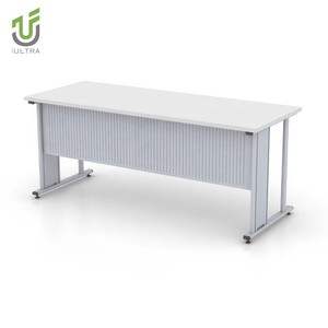 Table de formation moderne à plateau rabattable, bureau de conférence pliant minimaliste avec panneau de modestie en métal perforé et pieds en T - Product Image 1