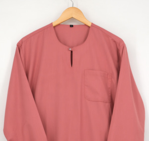 بدلة ماليزية قابلة للتخصيص للرجال، زي ماليزي عصري، قميص كورونج بأزرار للرجال، قميص سادة مع بنطلون، تصميم OEM - Product Image 5