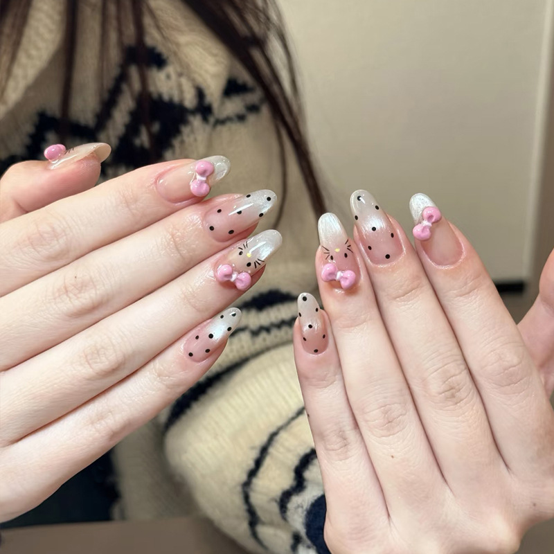 Chat rose tacheté de 2018
