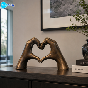 Grande statue en bronze en forme <span class=keywords><strong>de</strong></span> main et <span class=keywords><strong>de</strong></span> cœur, <span class=keywords><strong>sculpture</strong></span> d'amour <span class=keywords><strong>contemporaine</strong></span> pour <span class=keywords><strong>jardin</strong></span> extérieur, villa et décoration artistique publique - Product Image 6