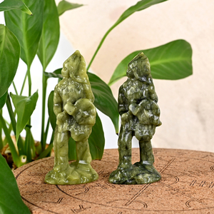 Figura de Jade Xiuyu Natural Tallada a Mano, Cristal Pulido con Propiedades Curativas, Estatua de Indígenas para Halloween - Product Image 1