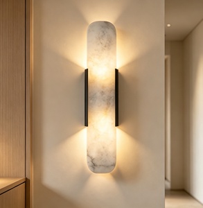 Lámpara de Pared LED de Alabastro Español con Soporte de Metal Negro y Placa de Piedra en Forma de Cápsula para Dormitorio de Hotel - Product Image 3