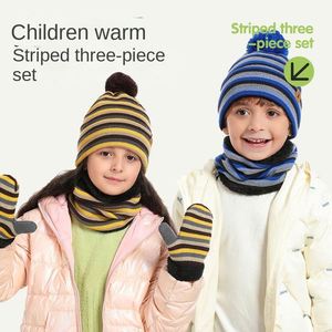 Vente en gros d'usine, bonnet, écharpe et gants en jacquard pour enfants, rayés, chauds, ensemble de 3 pièces pour l'hiver - Product Image 5