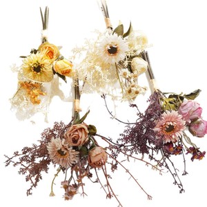 Bouquet de roses et de marguerites artificielles Plain Realm, fleurs en soie, couleurs automnales blanc, jaune, rose, café, décoration pour la maison - Product Image 4