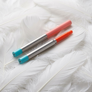 Tube de crayon à sourcils double en ABS ultra-fin personnalisable avec logo pour outils de maquillage - Product Image 4