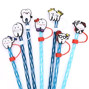 Al por mayor Tapones antipolvo de plástico de pegamento blando con diseño de dientes de dibujos animados, decoraciones para pajitas DIY, accesorios de barra desechables ecológicos - Product Image 4