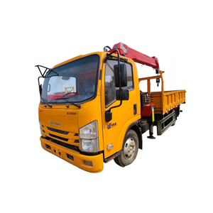شاحنة إيسوزو KV100 4x2 مزودة برافعة 5 طن ذات ذراع مستقيم، نظام هيدروليكي من هواد، نصف قطر دوران قصير - Product Image 1