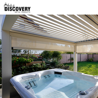 Pergola bioclimatique élégante et moderne en aluminium à lames orientables, respectueuse de l'environnement