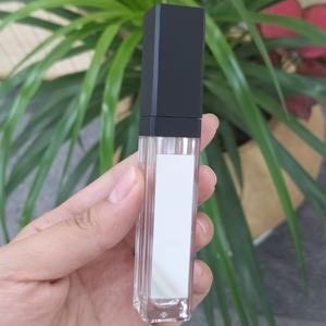 Tubos de brillo de labios <span class=keywords><strong>LED</strong></span> negro rosa de 8,5 ml con tinte de aceite de labios de espejo contenedor vacío y embalaje logotipo personalizado - Product Image 3