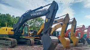 Excavadora EC360BL de Segunda Mano en Buen Estado, Válvulas Hidráulicas Kawasaki, Peso Operativo de 38 Toneladas, Capacidad de Cucharón de 3m - Product Image 5