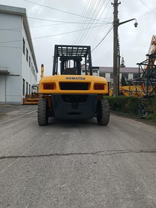 Modèle d'occasion TCM KOMATSU FD70 Chariot élévateur diesel Capacité 7 tonnes Moteur ISUZU Fourches 5000mm Changement latéral Prêt à travailler Bonne condition - Product Image 6