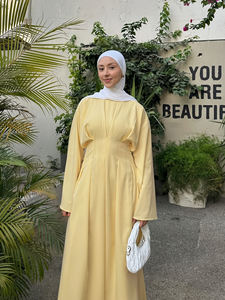 Conjunto Abaya Amarillo Mantequilla con Lazos en la Espalda, Manga Larga, Corte Holgado, Mangas Anchas Acampanadas, Diseño Liso, 100% Poliéster Transpirable - Product Image 4