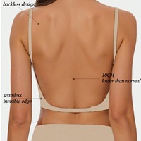 Soutien-gorge invisible sans traces, dos en U, sans armatures, fines bretelles réglables pour un usage quotidien décontracté ou comme sous-vêtement.