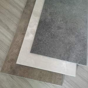 Suelo SPC de núcleo rígido, compuesto de piedra y plástico, resistente al agua, diseño moderno y liso, resistente al desgaste, con diseño gráfico. - Product Image 2