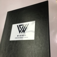 Couverture de menu d'éclairage LED à couverture rigide de restaurant illuminé pour inserts de 8.5x14 ''avec fenêtre éclairée par logo