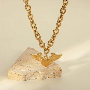 สร้อยคอปีกนางฟ้าสแตนเลสชุบทองสำหรับผู้หญิง - Product Image 6