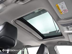 Toyota RAV4 hybride AWD automatique d'occasion, excellent état, prêt à être expédié, très économique en carburant et fiable, voiture écologique - Product Image 3