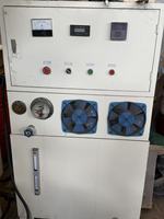 Presse hydraulique à quatre colonnes 400T pour le traitement des composants métalliques, machine professionnelle pour la production de pièces de quincaillerie