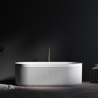 Baignoire autoportante de luxe à rayures verticales pour usage résidentiel et hôtelier avec égouttoir