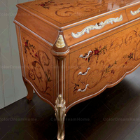 Lit double plateforme capitonné beige élégant, fait main, avec ottoman, ensemble de meubles de chambre d'hôtel