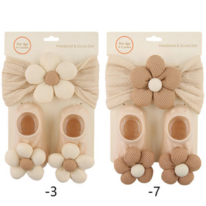 Groothandel Mode Zachte Baby Haarband Antislip Sokken Set Fontanel Bescherming Hoofd 0-3 Jaar Oude Mooie Grote Bloemen Hoofdband - Product Image 6
