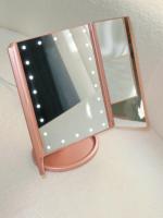 Miroir de maquillage pliable Winway 1X2X3X à prix de gros, avec lumière LED 3 couleurs, chargement USB, plateau de rangement en plastique, OEM ODM