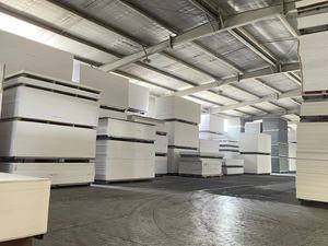 Jianguan 4x8 <span class=keywords><strong>PVC</strong></span>シート1220 * 2440mm拡張<span class=keywords><strong>PVC</strong></span>ボード硬いプラスチックサインボードキッチンキャビネット用広告Wpcライト - Product Image 2